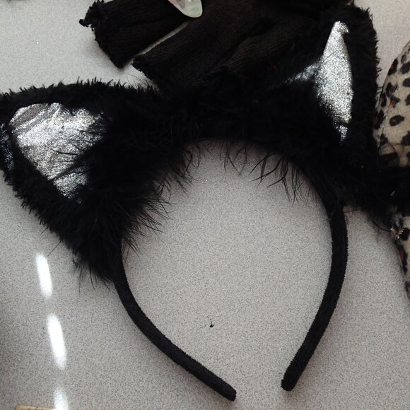 Lot of Halloween Accessories - Picture 3 of 7